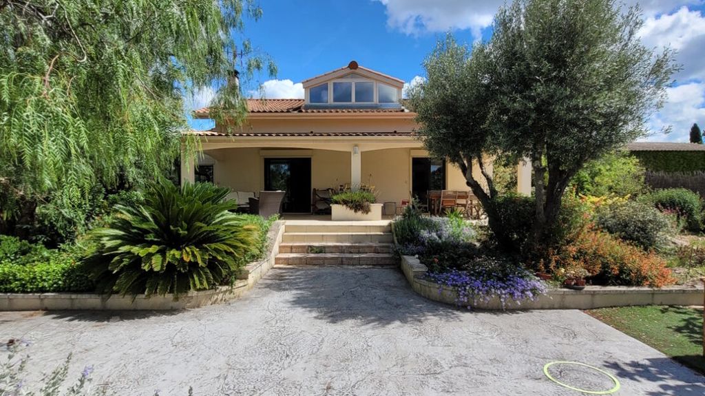 Property photo 1 of 23