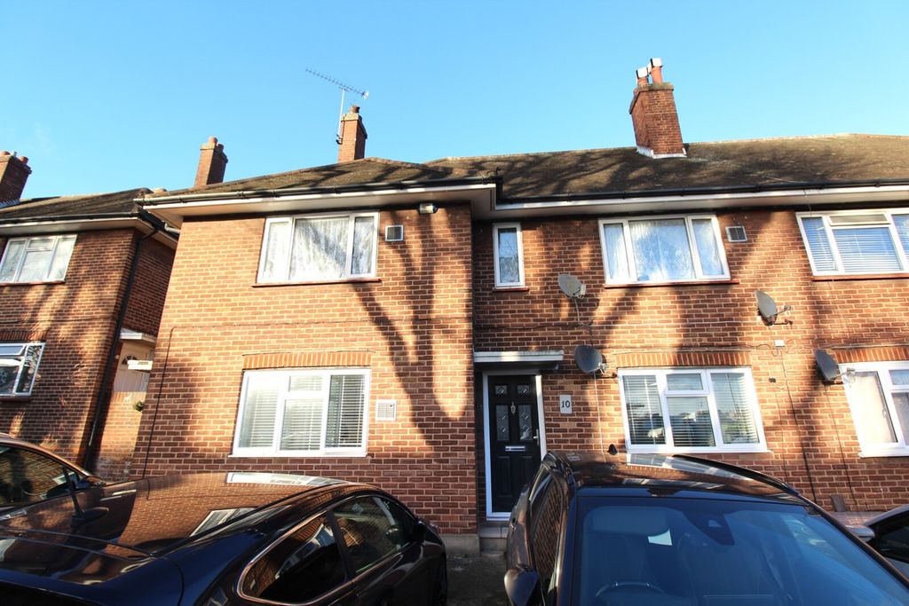 Property photo 1 of 9 Exterior