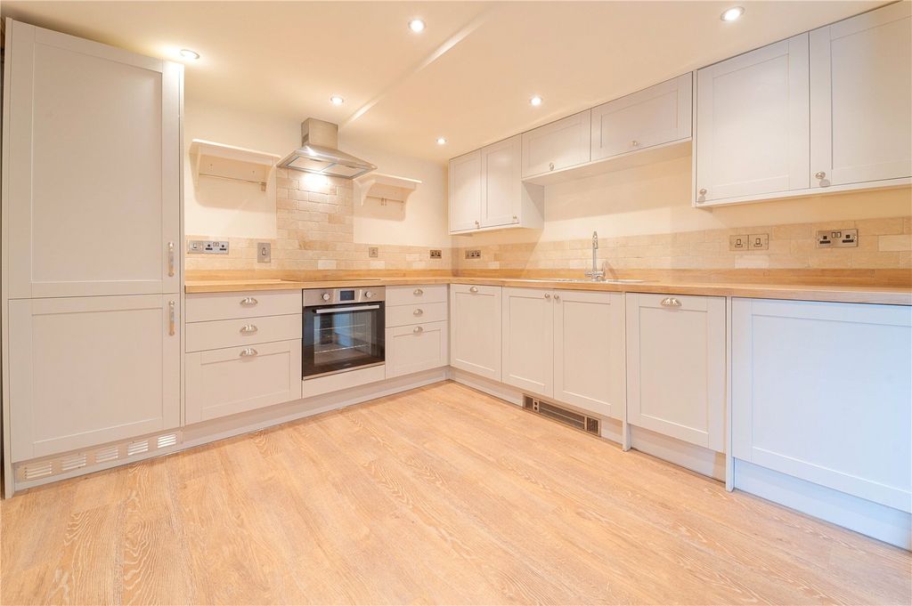 Property photo 2 of 12 Kitchen
