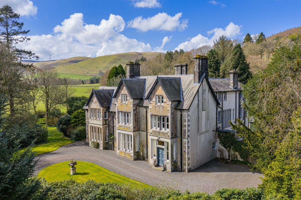Property photo 1 of 70