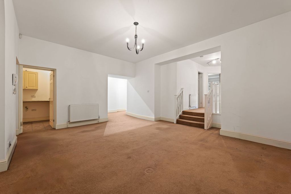 Property photo 2 of 26