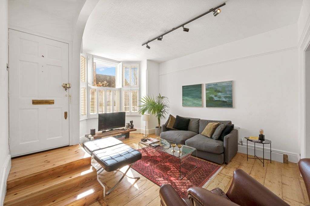 Property photo 1 of 9