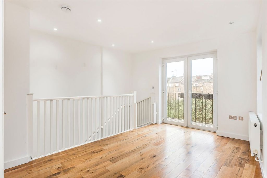 Property photo 3 of 7