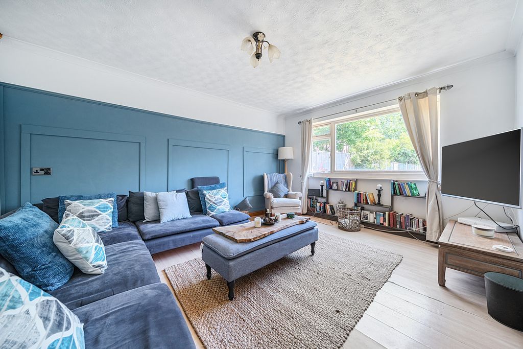 Property photo 2 of 18