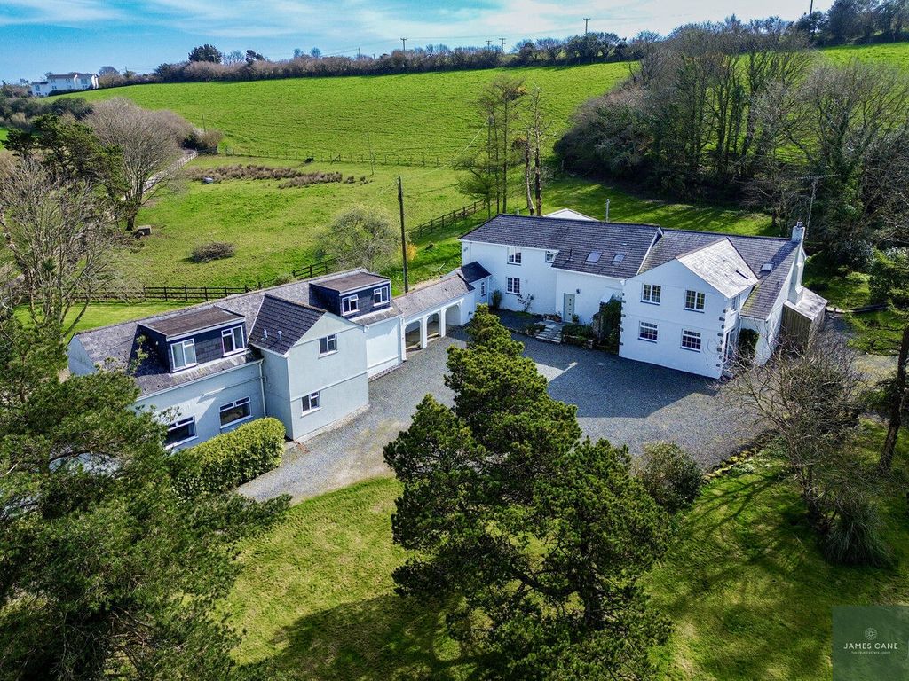 Property photo 1 of 35