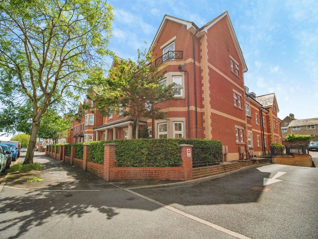 Property photo 1 of 12