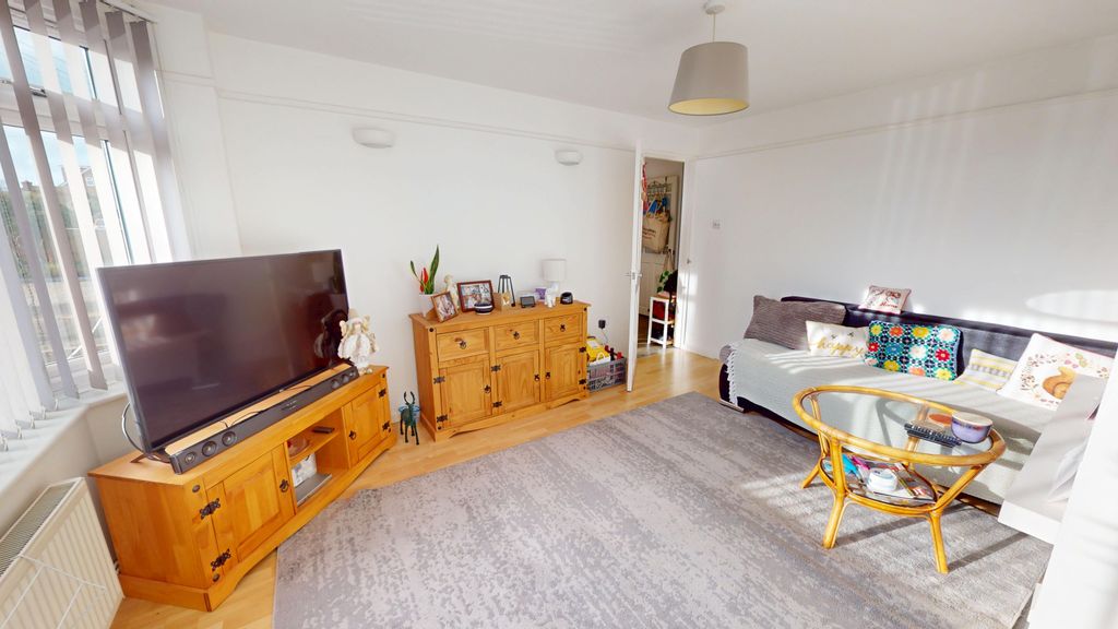 Property photo 2 of 12 Canterb-2A-01302026_123326