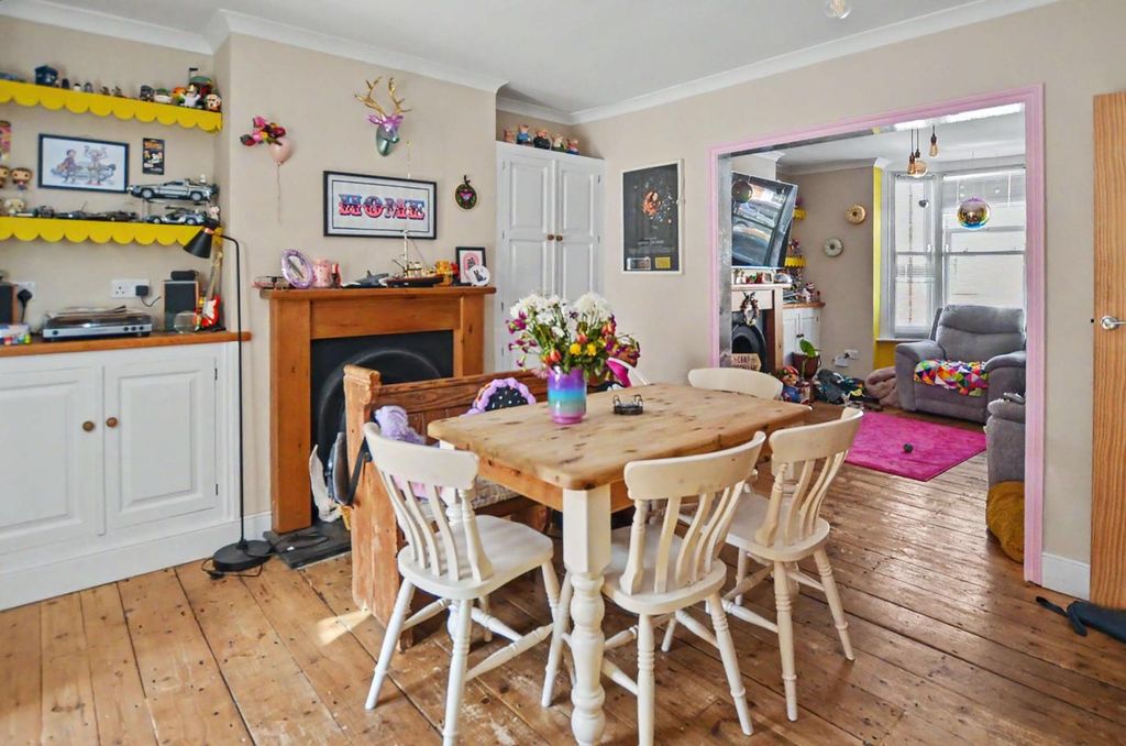 Property photo 3 of 14