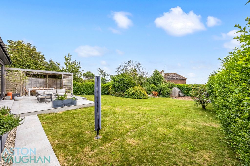 Property photo 3 of 18 4840922