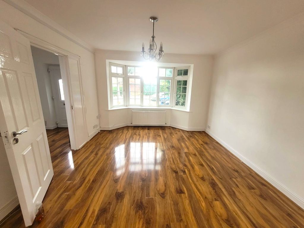 Property photo 2 of 12 Bedroom 1