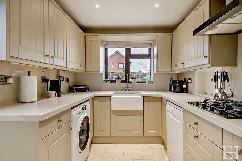 Property photo 3 of 26 4804292