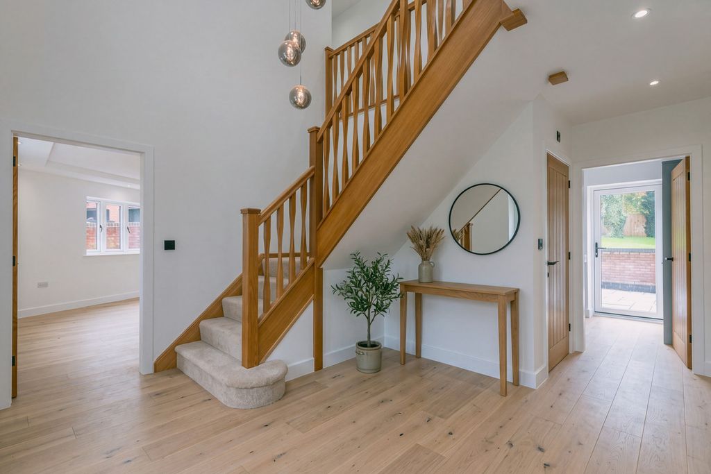 Property photo 2 of 37