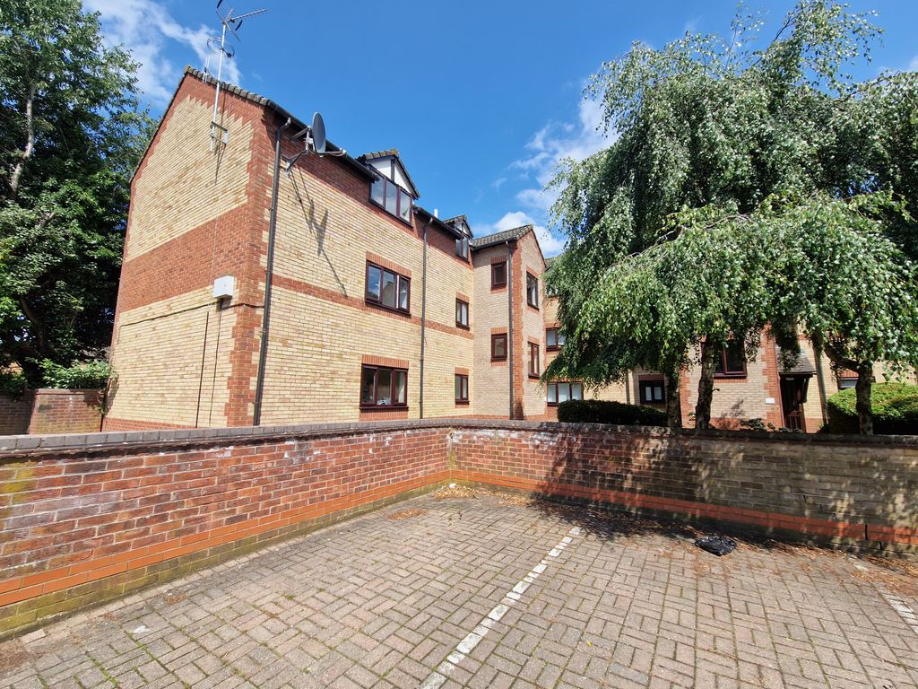 Property photo 3 of 12