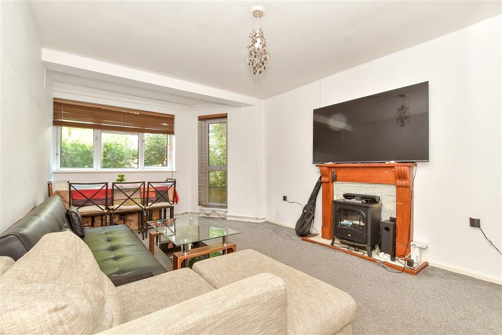 Property photo 3 of 7 Lounge/Diner