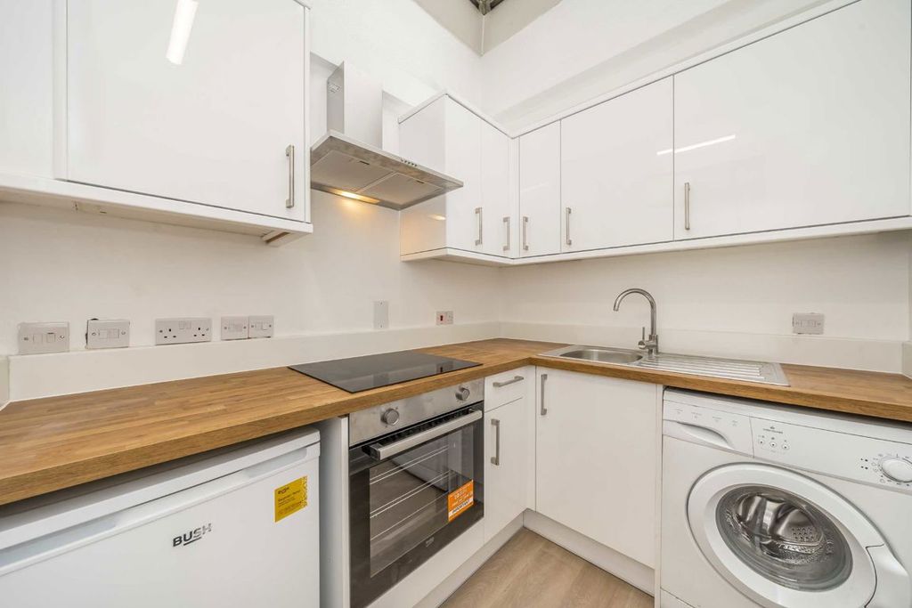 Property photo 3 of 5