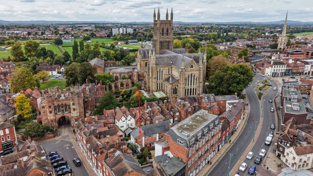 Property photo 1 of 11