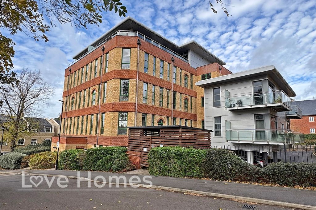 Property photo 1 of 8 4632380