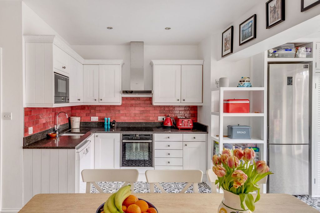 Property photo 3 of 14