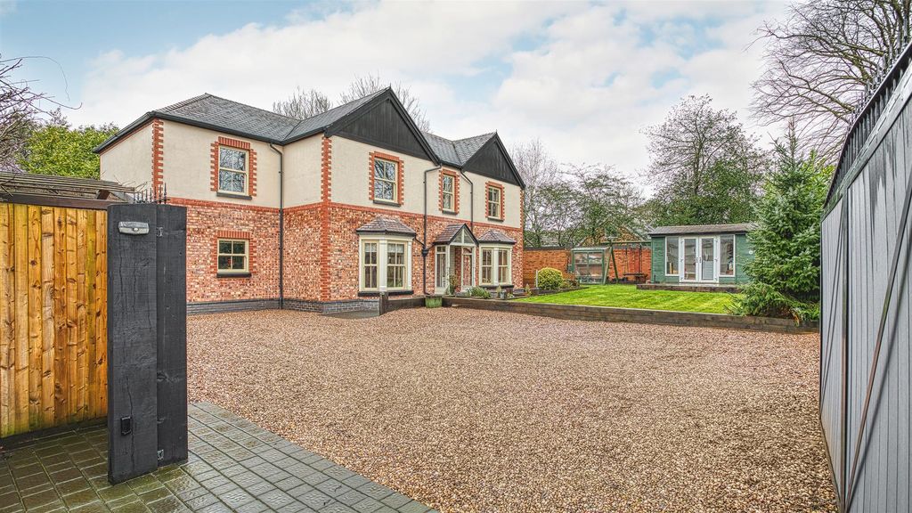 Property photo 1 of 39