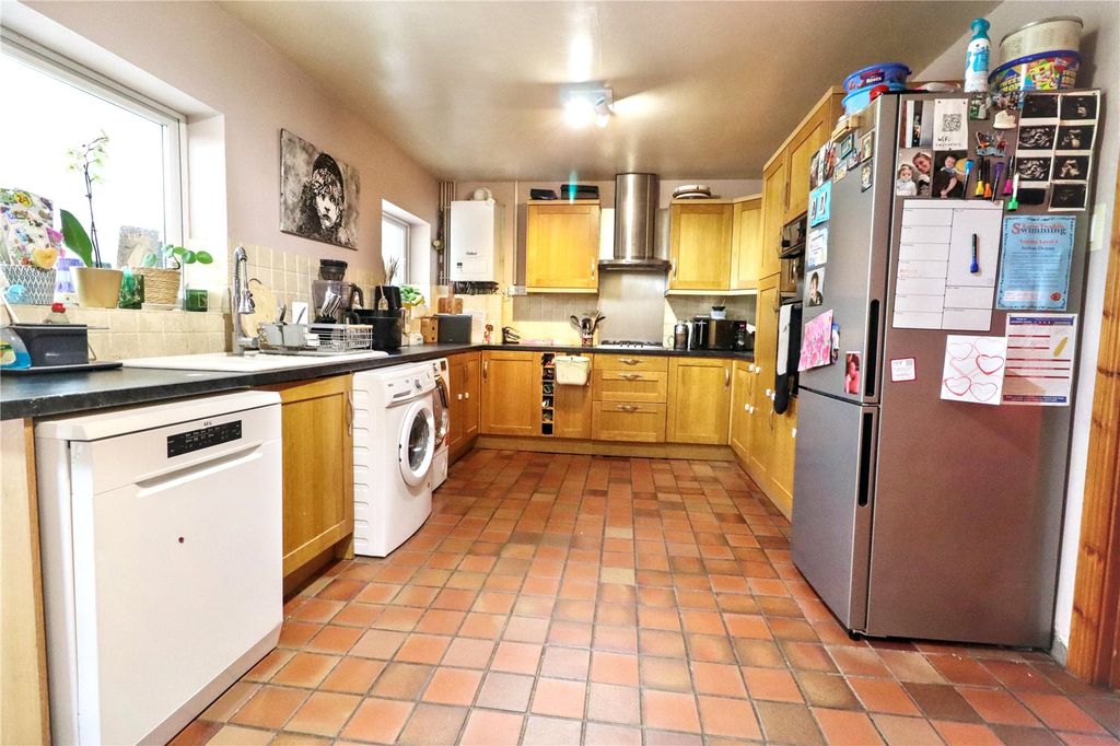 Property photo 3 of 14 Picture No. 02