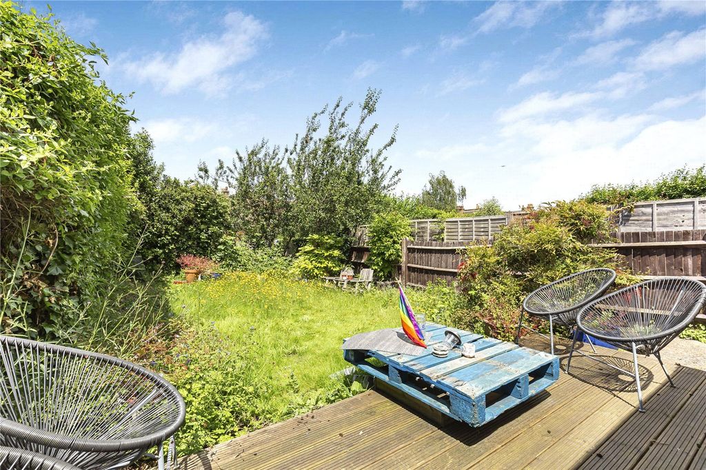 Property photo 3 of 11 Picture No. 18