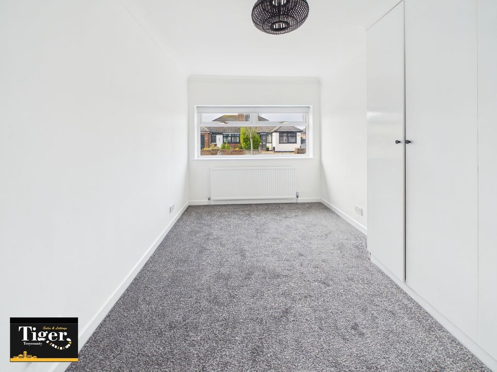 Property photo 3 of 12 Cam02176G0-Pr0827-Still001