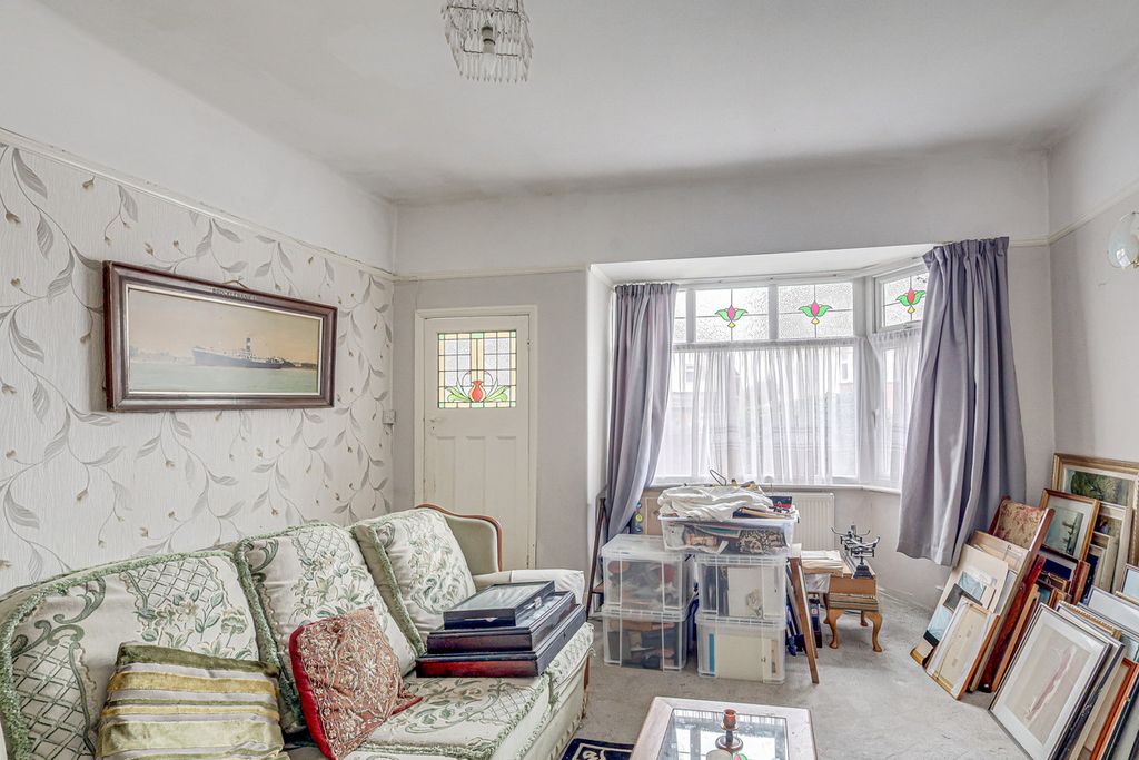 Property photo 2 of 19