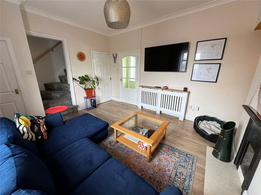 Property photo 2 of 18 Picture No. 12