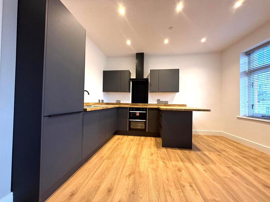 Property photo 1 of 8 Kitchen.Jpg