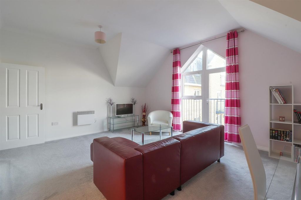 Property photo 3 of 8