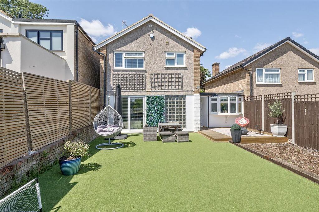 Property photo 3 of 13 Garden/Exterior Rear: