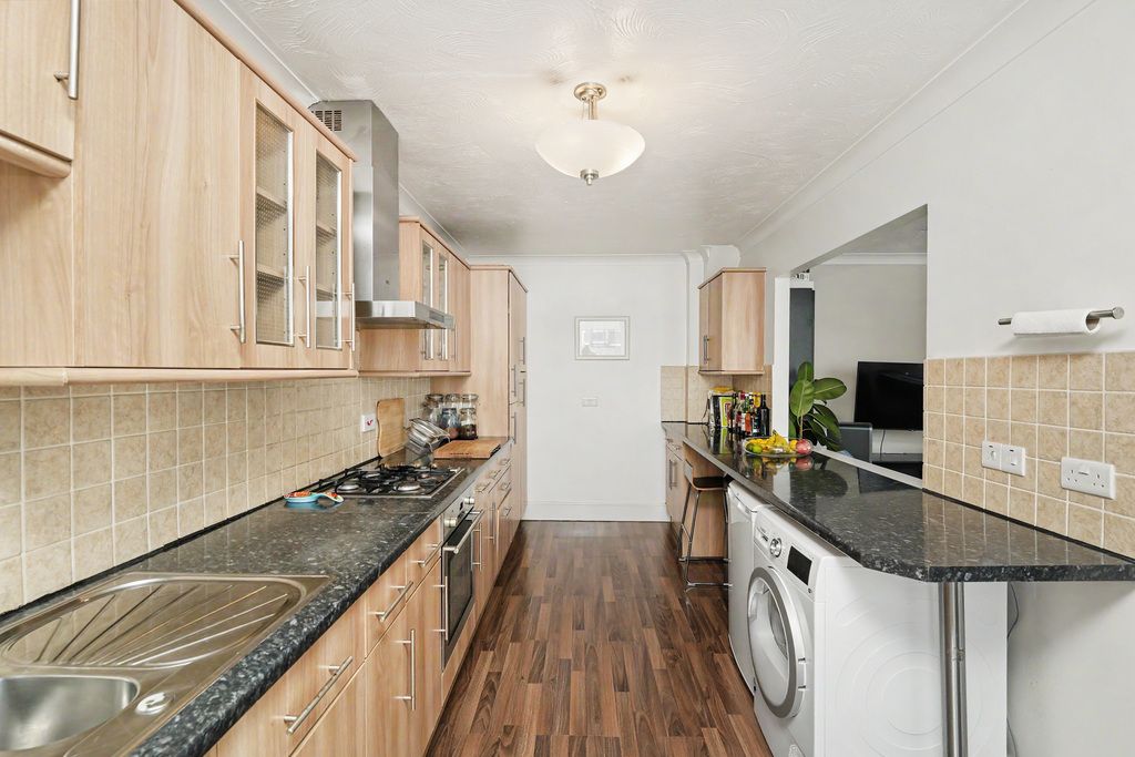 Property photo 3 of 14