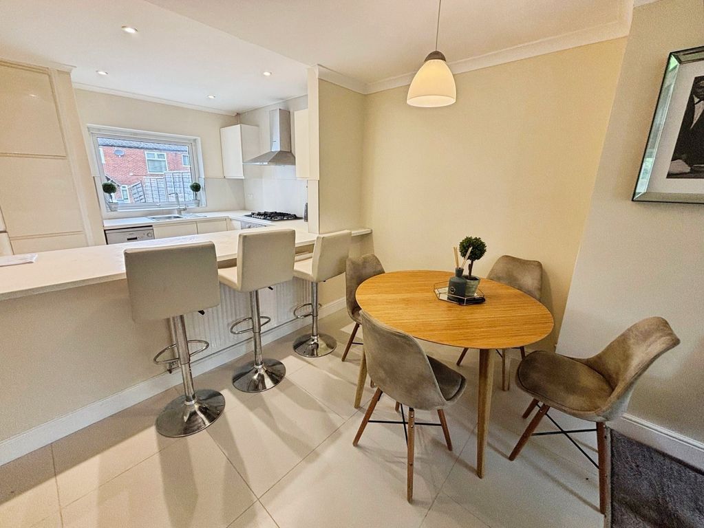 Property photo 2 of 16 Picture No. 12