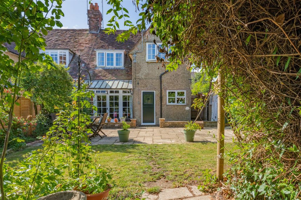 Property photo 2 of 36