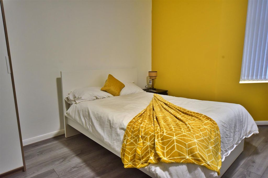 Property photo 1 of 6 165Ar_Room02_01.Jpg