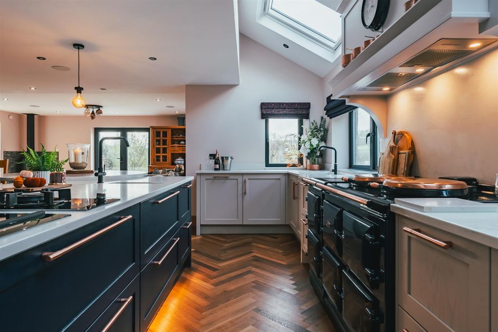 Property photo 2 of 58 Breakfast Kitchen