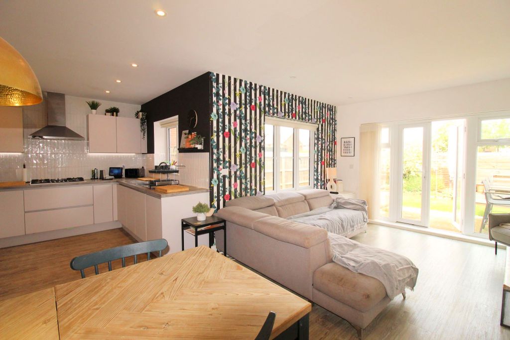 Property photo 2 of 22 Img_3438