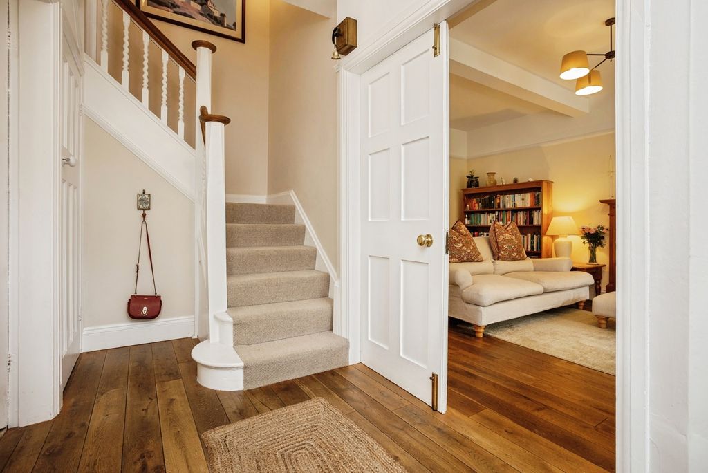 Property photo 3 of 32 Pbox-Img.Jpg