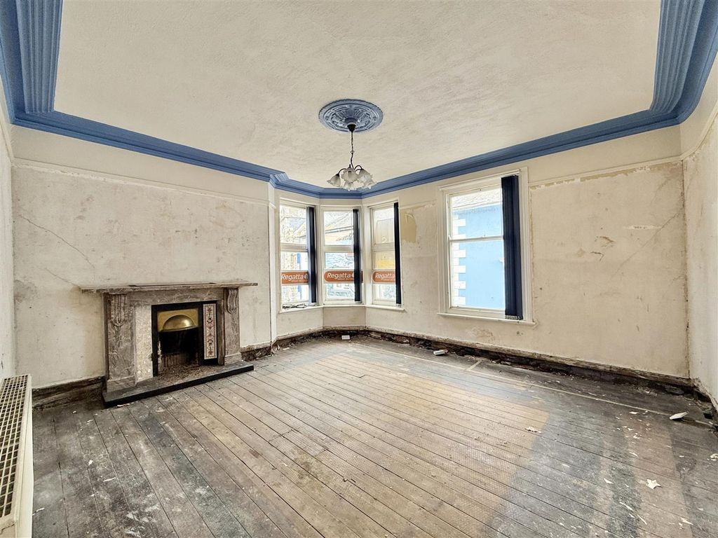 Property photo 3 of 15 Upstairs Living Room.Jpeg