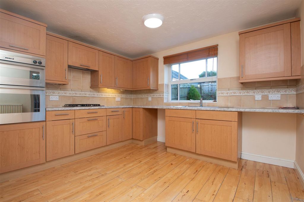 Property photo 3 of 20 70Hart_7.Jpg