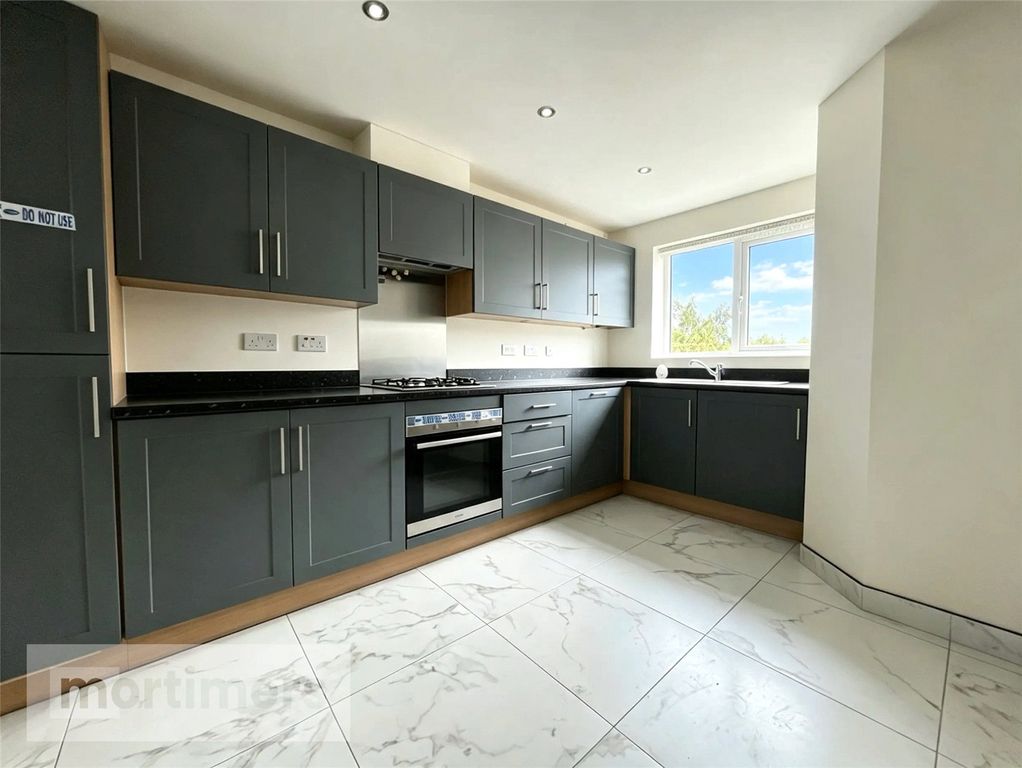 Property photo 2 of 16 Kitchen