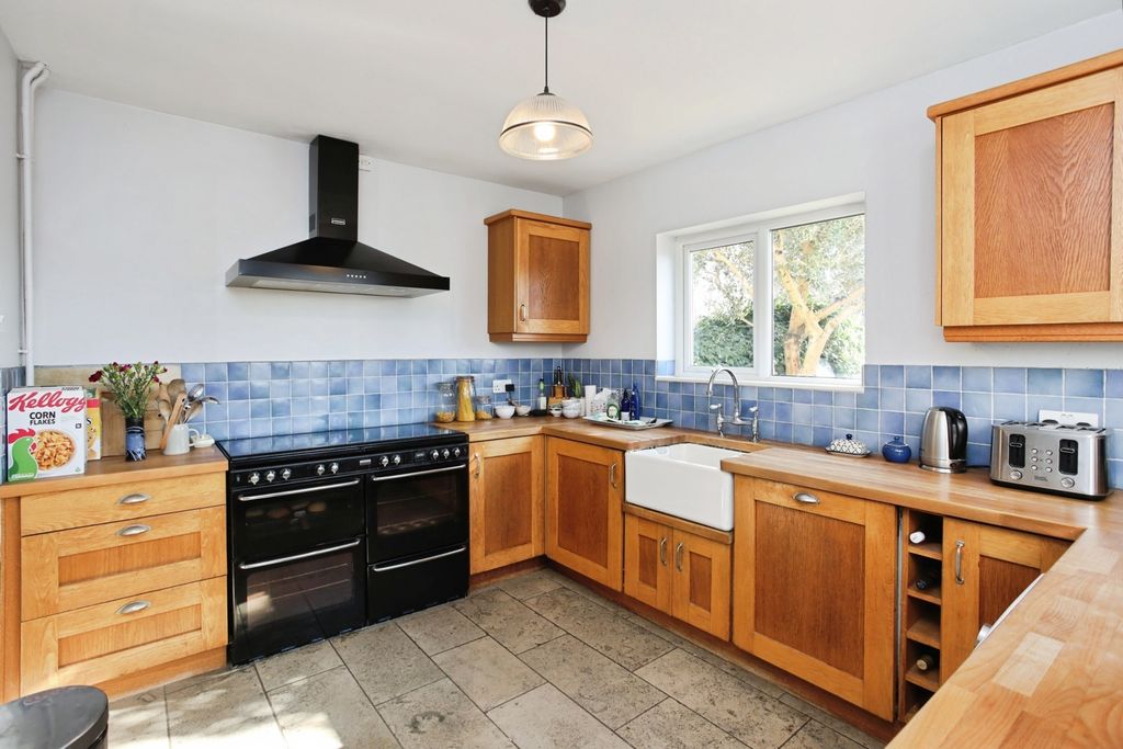 Property photo 3 of 19 Pbox-Img.Jpg