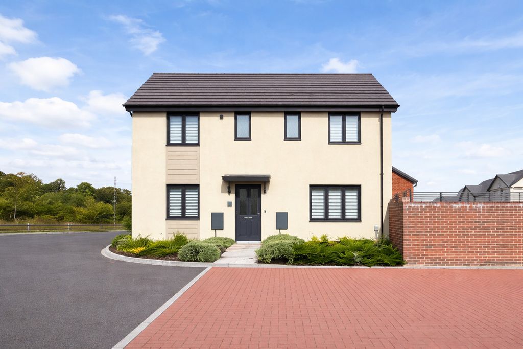 Property photo 1 of 20