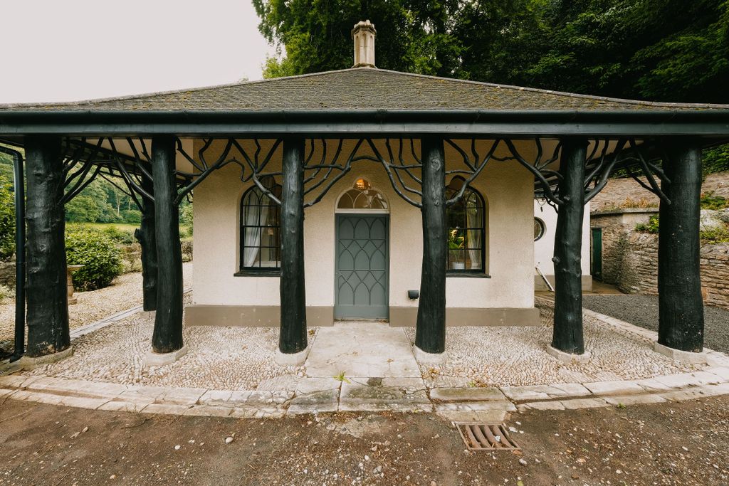 Property photo 1 of 27