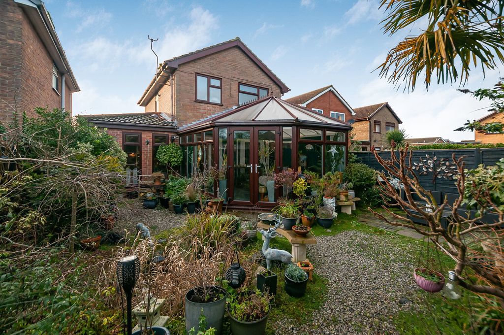 Property photo 2 of 18