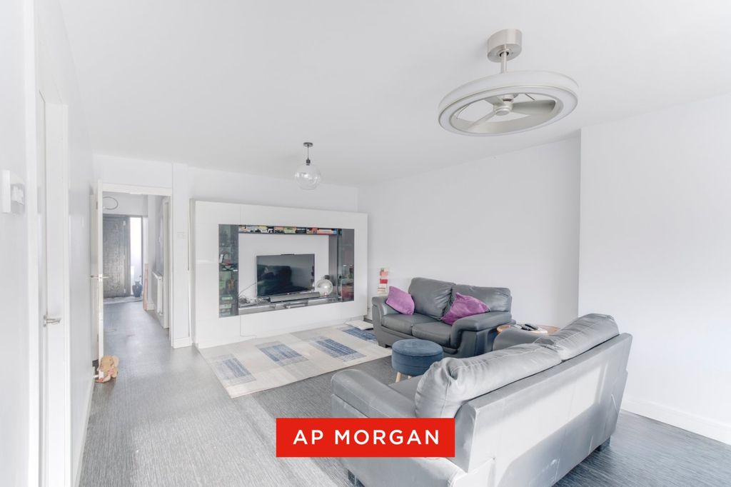 Property photo 3 of 21 Picture No. 03