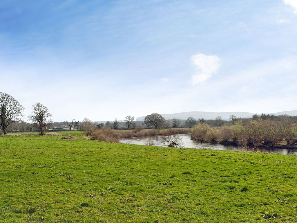 Property photo 2 of 38