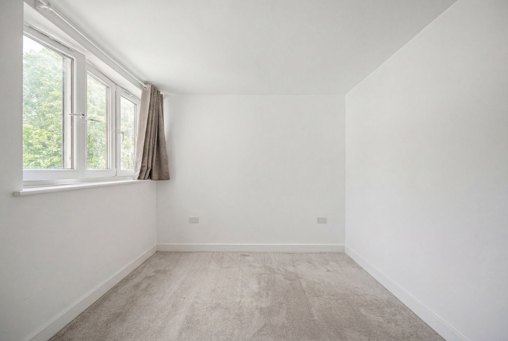 Additional image 8 of 2 bed flat for saleWatling Street, Bexleyheath DA6