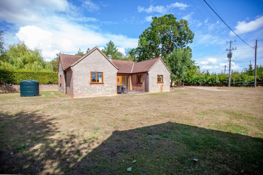 Property photo 1 of 15 Front (Exterior)