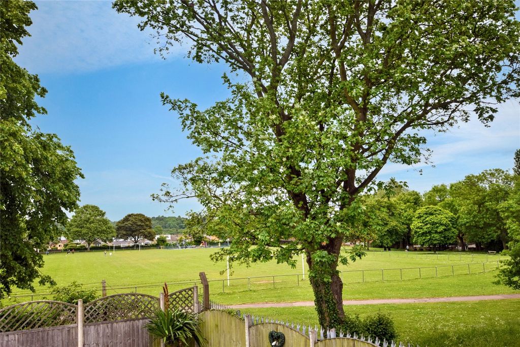Property photo 2 of 23 Picture No. 24